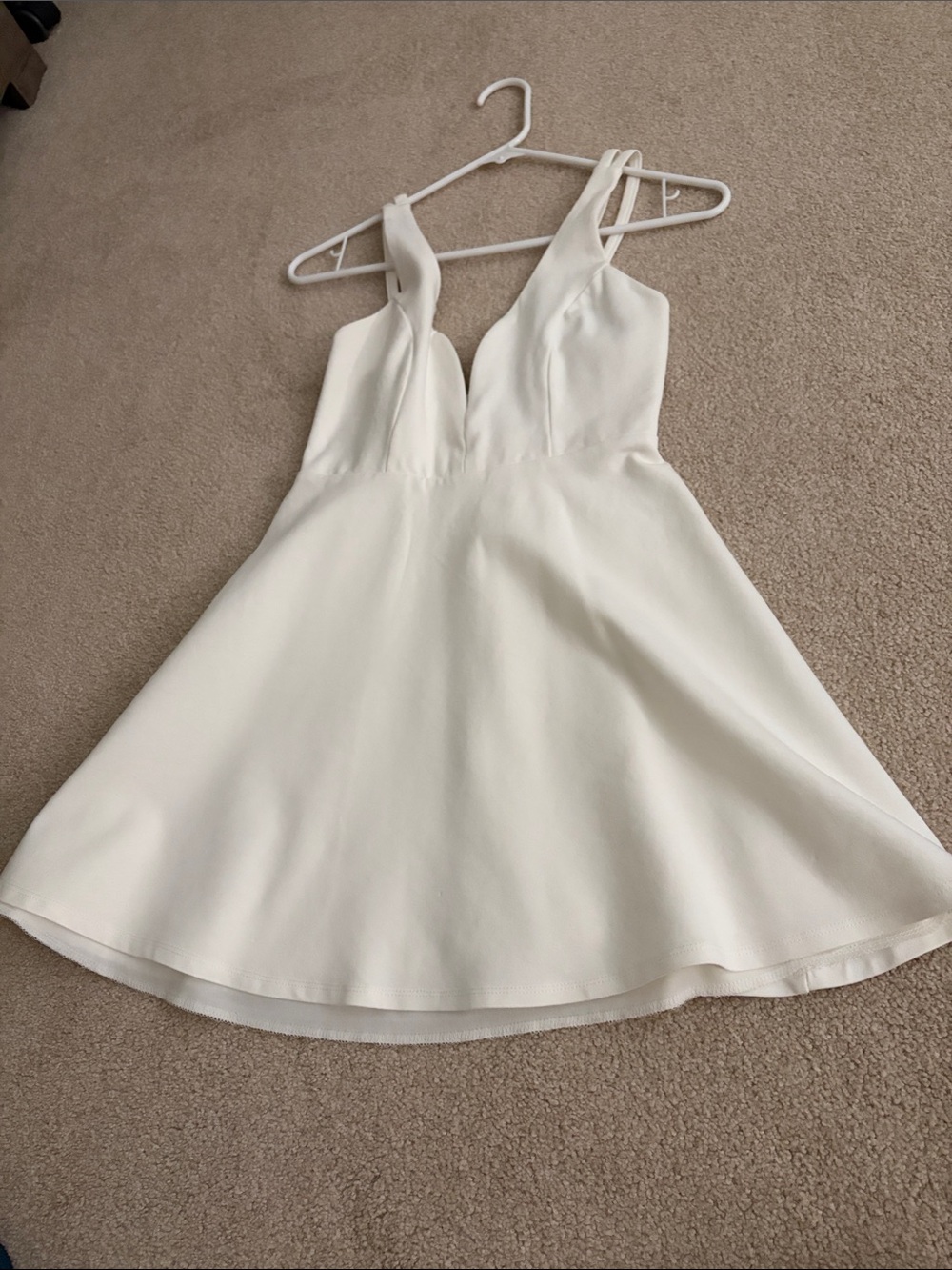 Lulu size small White Fit-and-Flare V-Neck Dress